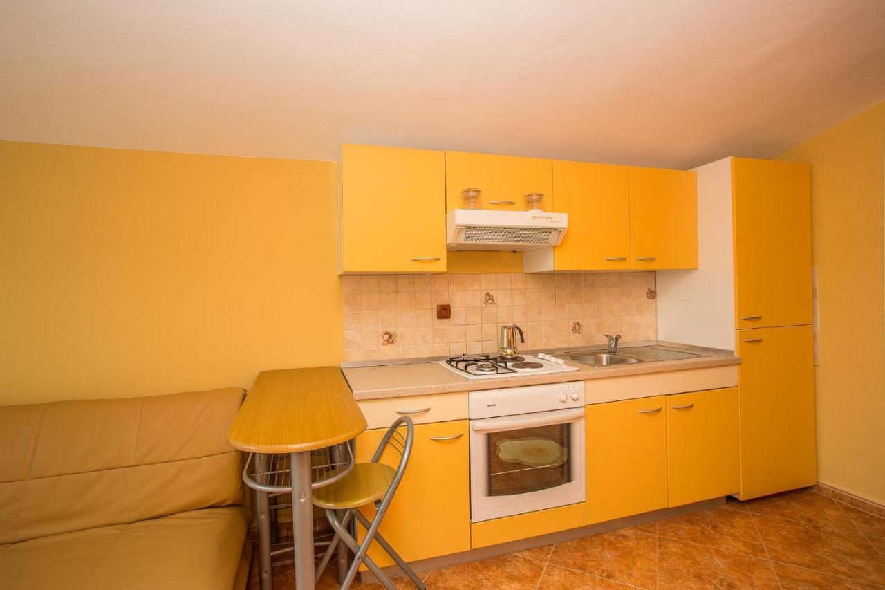 Apartments Nada Palit Bagian luar foto