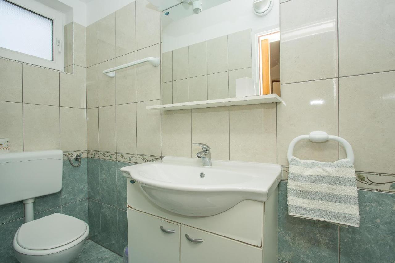 Apartments Nada Palit Bagian luar foto