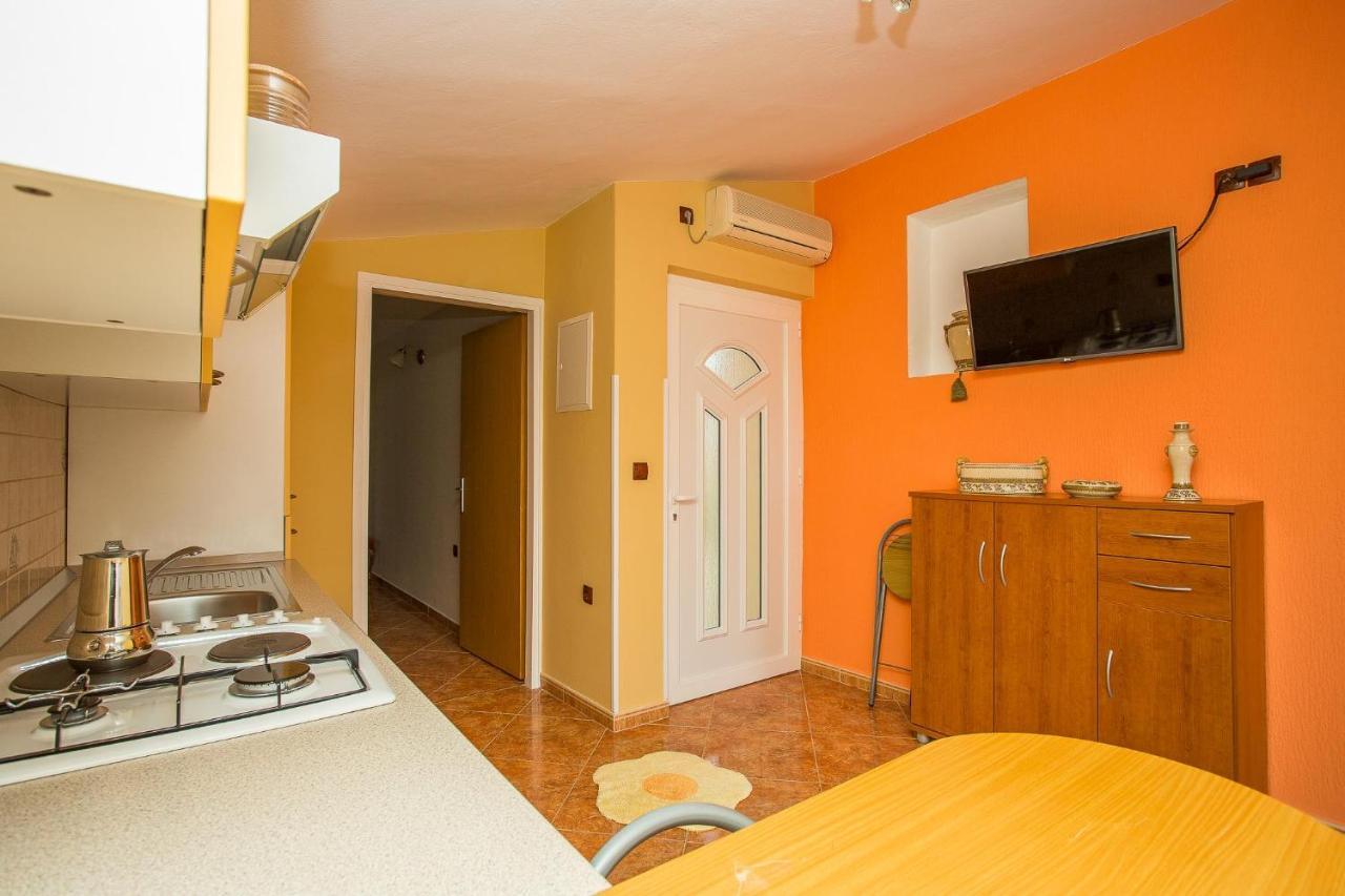 Apartments Nada Palit Bagian luar foto