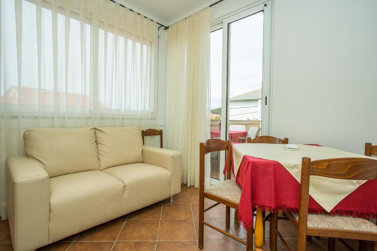 Apartments Nada Palit Bagian luar foto